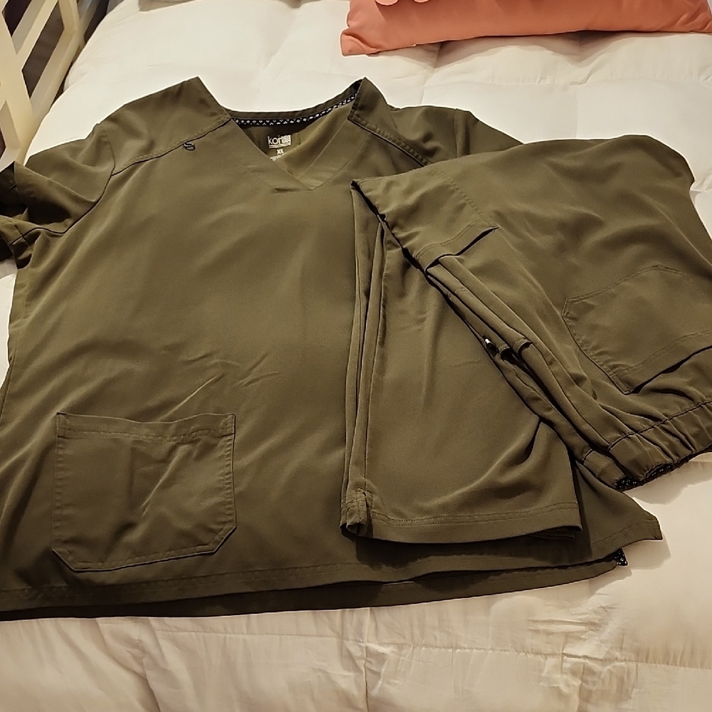 KOI Women's Olive Scrub Set